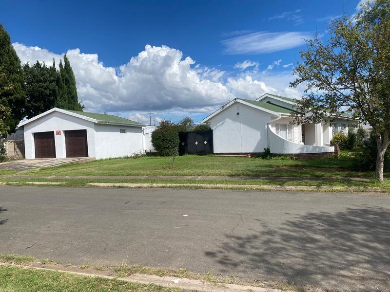 6 Bedroom Property for Sale in Komani Park Eastern Cape